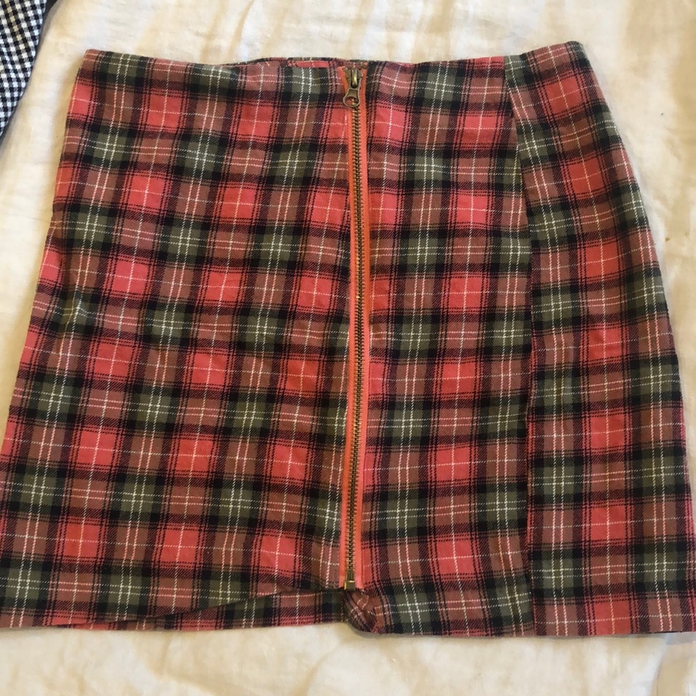 Plaid asymmetrical mini skirt